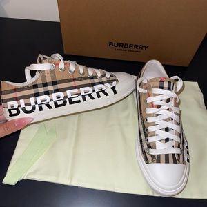 Burberry Larkhall Women’s Canvas Sneakers size 7(37)!
